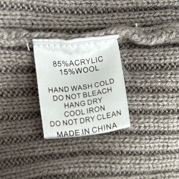 Gray Ribbed Button-Up Sweater - Picture 6 of 7